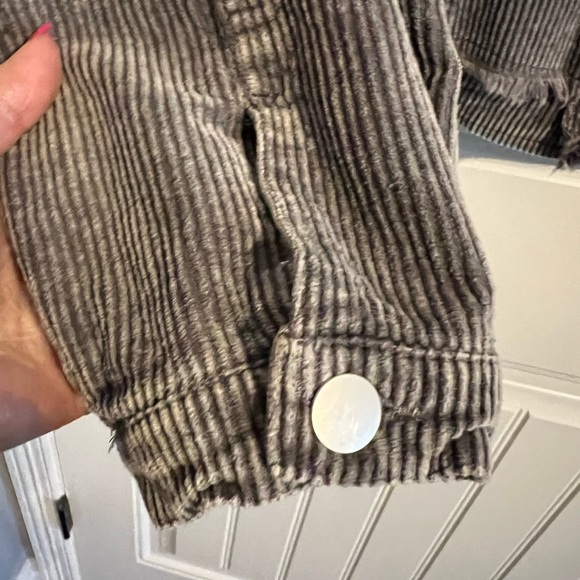 #3310. LCRRRN Cropped Corduroy Gray Jacket. Women's Size M - Picture 4 of 10
